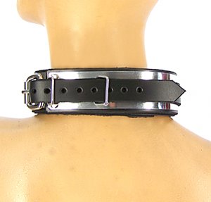 Lined Metal Band Bondage Collar